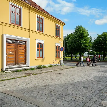 One Of A Kind In I 7 Bedrooms I 15 Guests! *