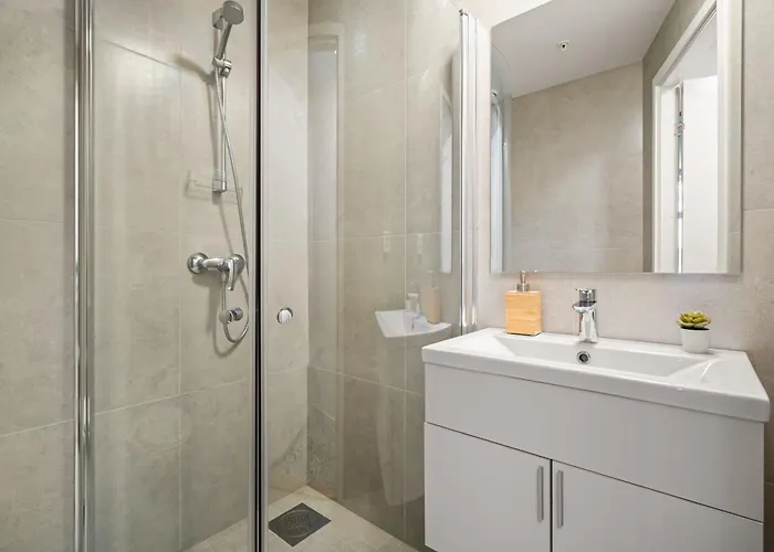 One Of A Kind In I 7 Bedrooms I 15 Guests! *