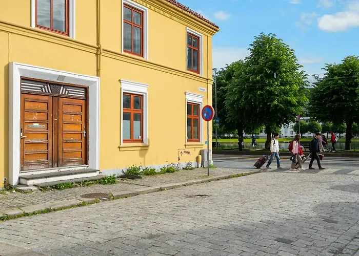 One Of A Kind In I 7 Bedrooms I 15 Guests! *