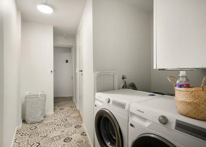 One Of A Kind In I 7 Bedrooms I 15 Guests! *