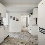Apartment One Of A Kind In I 7 Bedrooms I 15 Guests! *