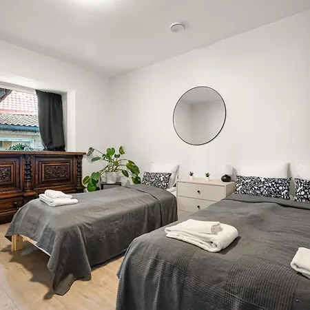 Apartment One Of A Kind In I 7 Bedrooms I 15 Guests!