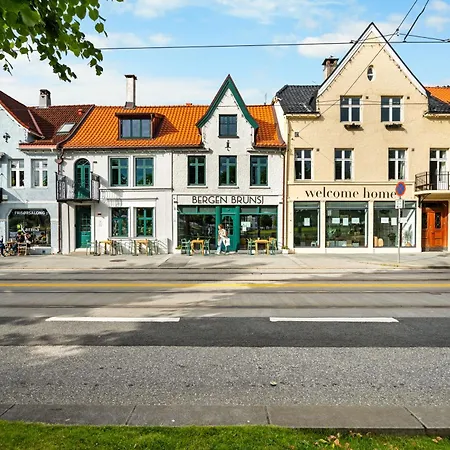 One Of A Kind In I 7 Bedrooms I 15 Guests! * Bergen